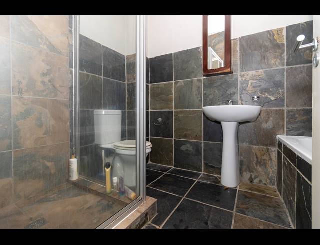 2 BEDROOM APARTMENT FOR SALE IN FLAMINGO VLEI